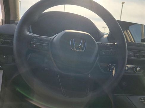 Used 2025 Honda HR-V LX image 16