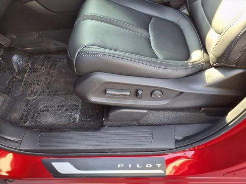 New 2025 Honda Pilot EX-L image 17