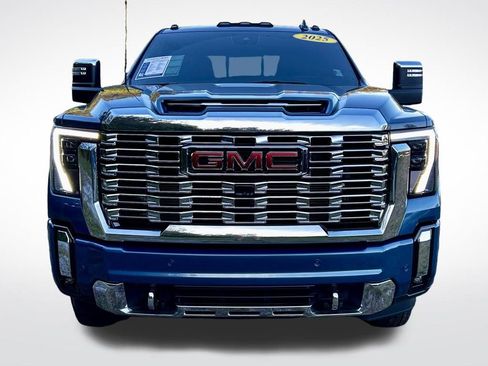 Used 2025 GMC Sierra 3500 Denali w/ Denali Reserve Package image 2