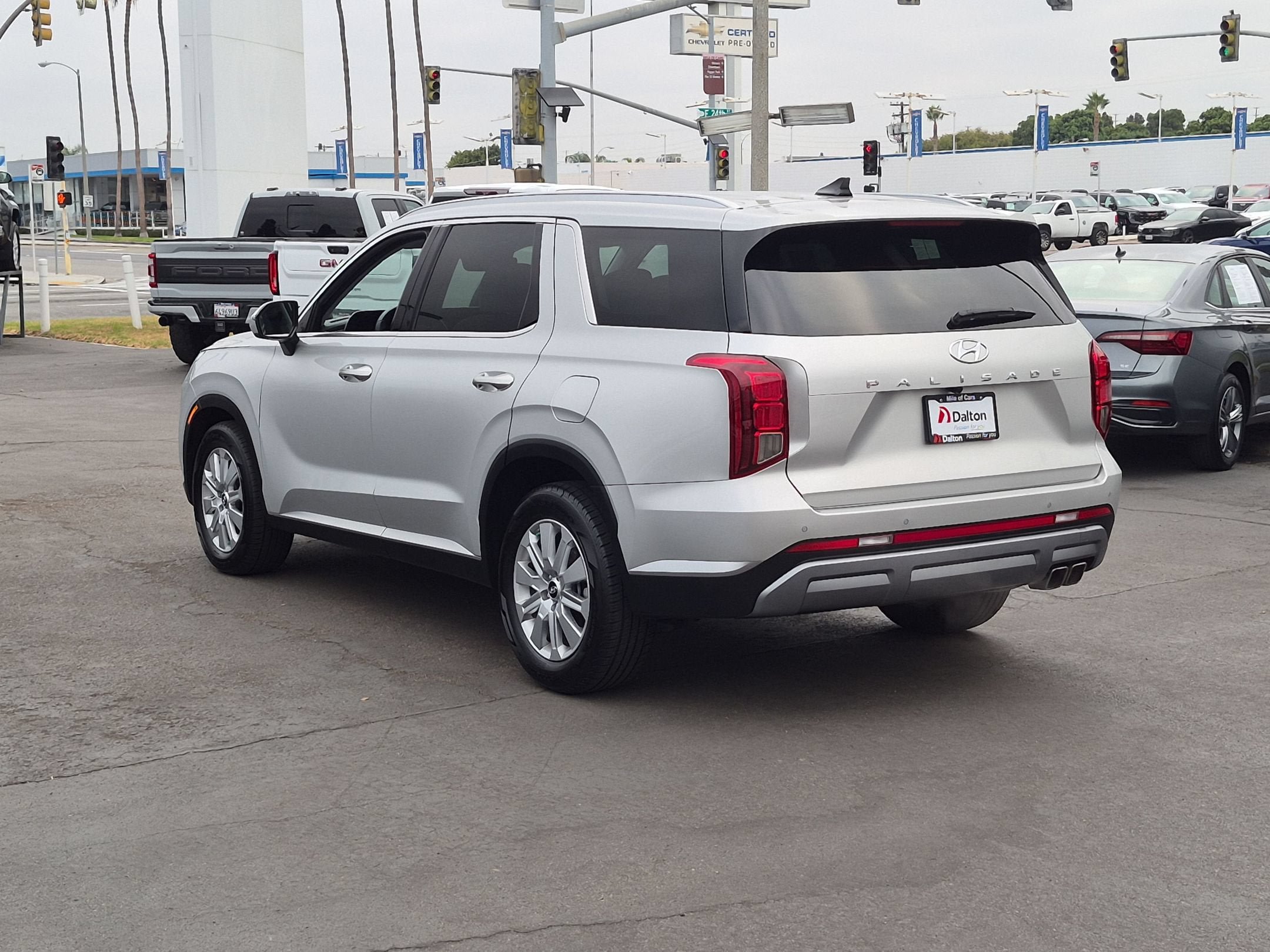 Used 2024 Hyundai Palisade SEL FWD image 6