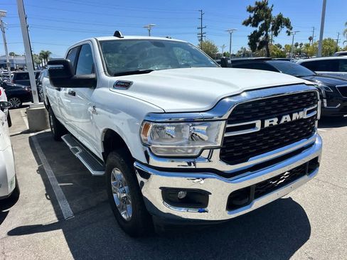 Used 2024 RAM 2500 Big Horn AWD/4WD image 2