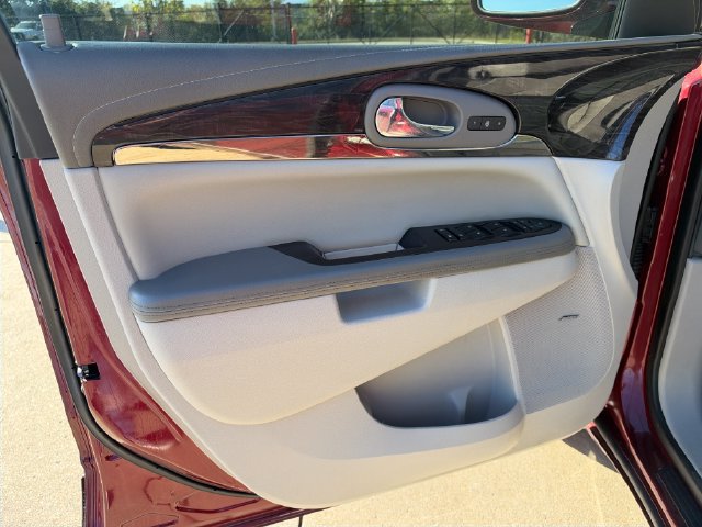 Used 2017 Buick Enclave Premium w/ Experience Buick Package FWD image 12