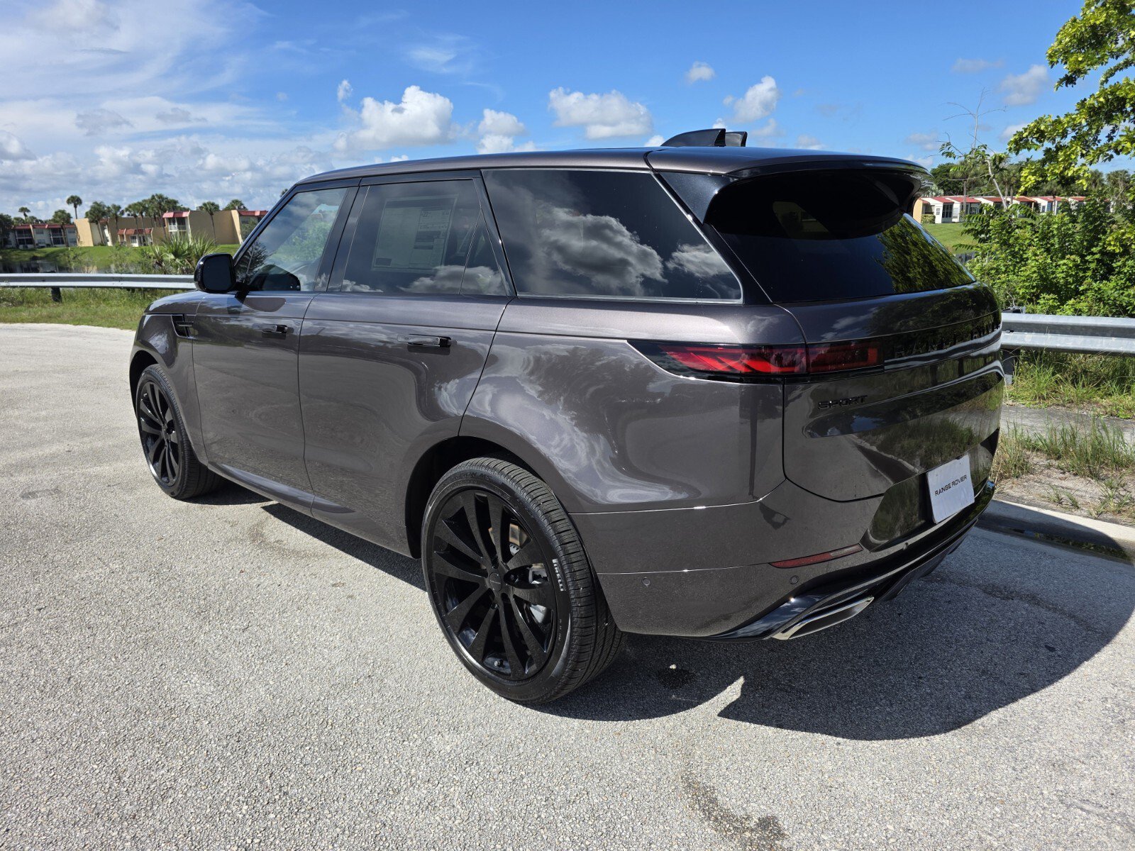 New 2026 Land Rover Range Rover Sport Dynamic SE AWD/4WD image 2
