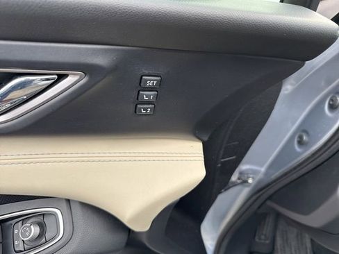 Used 2021 Subaru Ascent Limited w/ Technology Package image 27