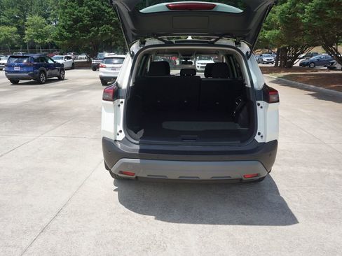 Used 2023 Nissan Rogue SV FWD image 13