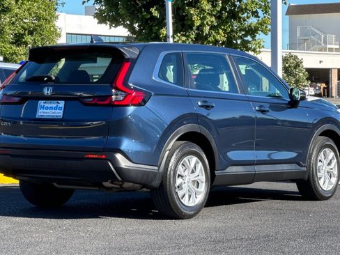 Used 2024 Honda CR-V LX image 9