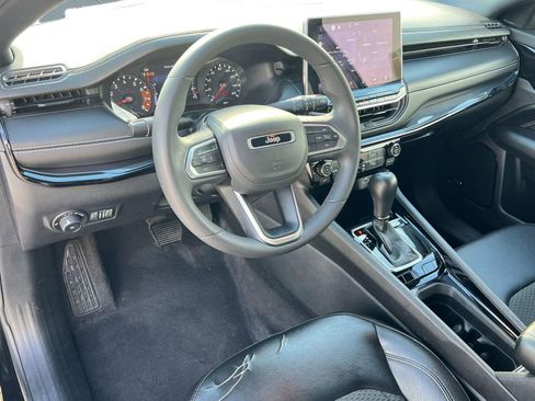 Used 2022 Jeep Compass Altitude w/ Sun and Sound Group image 4