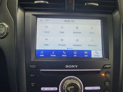 Used 2020 Ford Fusion Energi Titanium FWD image 21