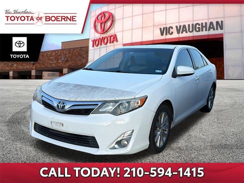 Used 2012 Toyota Camry XLE image 1