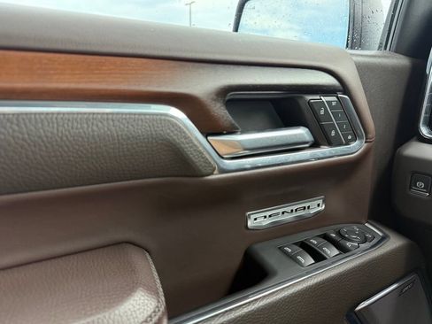 Used 2024 GMC Sierra 1500 Denali w/ Technology Package AWD/4WD image 11