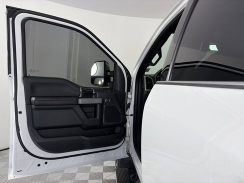 Certified 2022 Ford F350 Platinum w/ FX4 Off-Road Package image 10