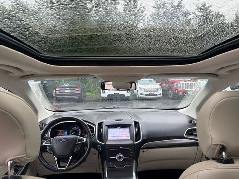 Used 2019 Ford Edge Titanium w/ Equipment Group 301A AWD/4WD image 25
