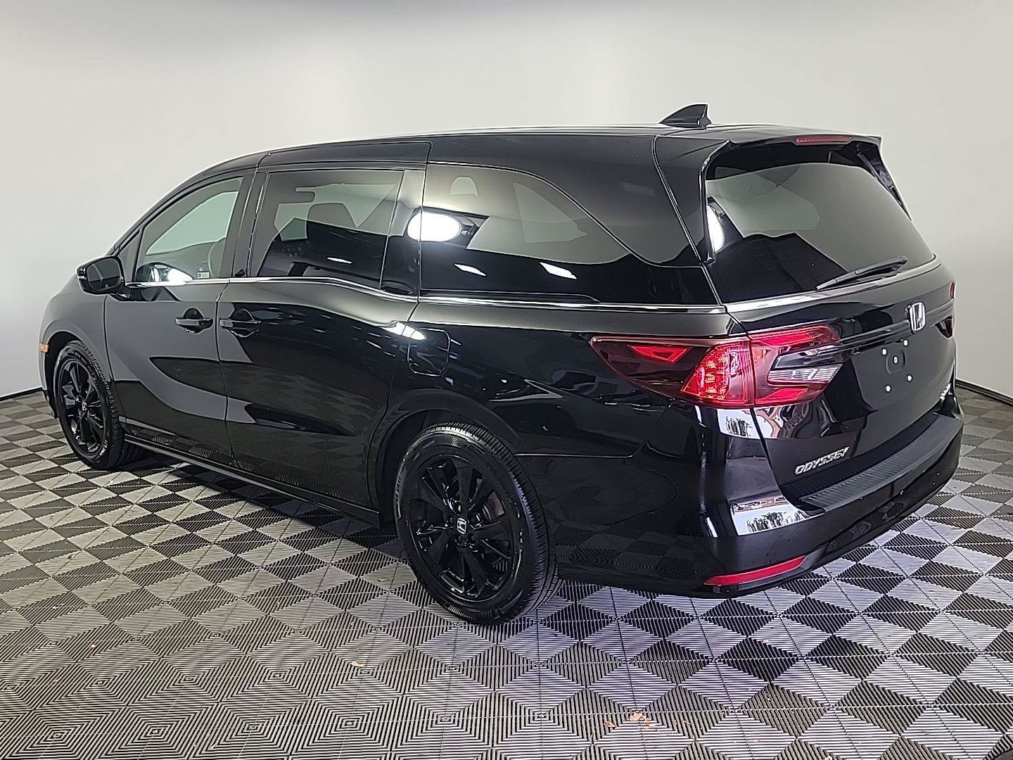 Certified 2023 Honda Odyssey Sport image 10