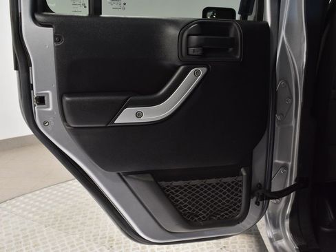 Used 2015 Jeep Wrangler Unlimited Rubicon w/ Dual Top Group image 25