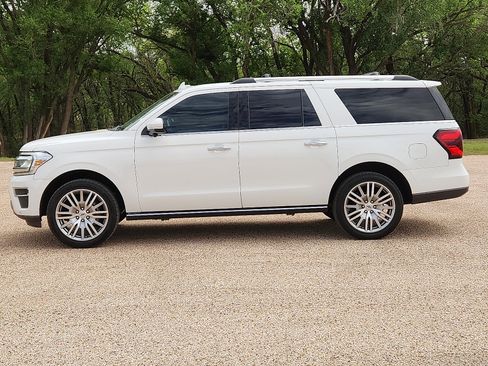 Used 2023 Ford Expedition Max Limited RWD image 2