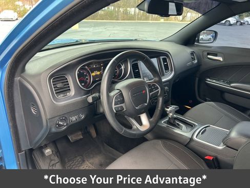 Used 2015 Dodge Charger SXT image 41