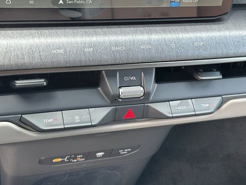 New 2026 Kia EV9 Wind image 21