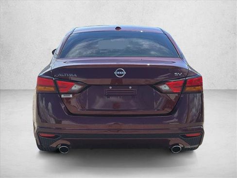 Used 2024 Nissan Altima 2.5 SV w/ SV Premium Package FWD image 6