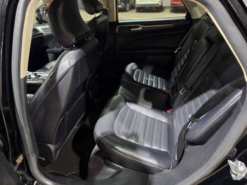 Used 2017 Ford Fusion SE w/ Fusion SE Technology Package FWD image 28