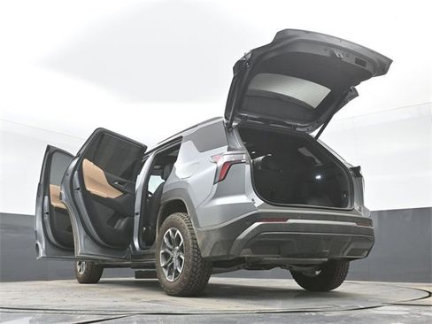 Used 2025 Chevrolet Equinox ACTIV w/ Safety and Technology Package image 55