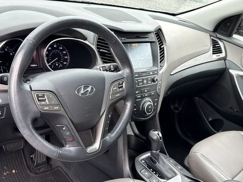 Used 2017 Hyundai Santa Fe Sport w/ 2.4L Tech Package 04 AWD/4WD image 14