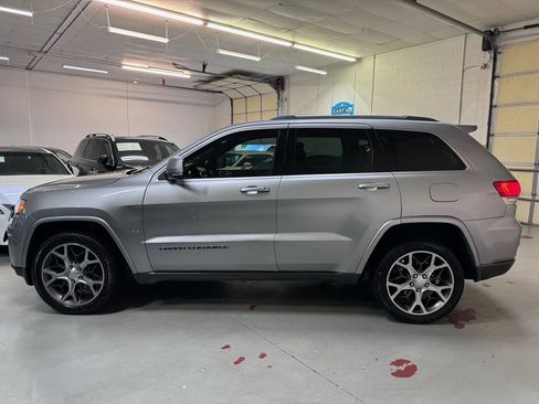 Used 2018 Jeep Grand Cherokee Limited image 6