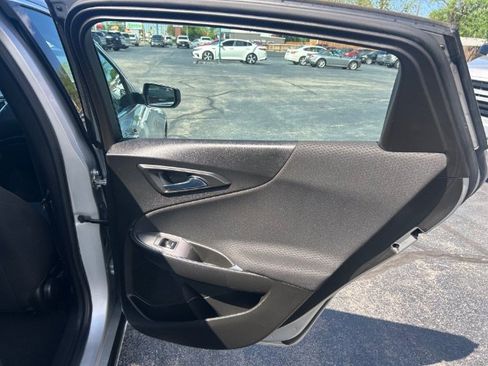 Used 2021 Chevrolet Malibu LT image 11