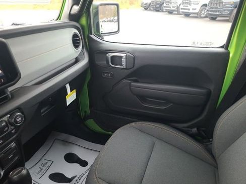 New 2026 Jeep Gladiator Sport AWD/4WD image 15