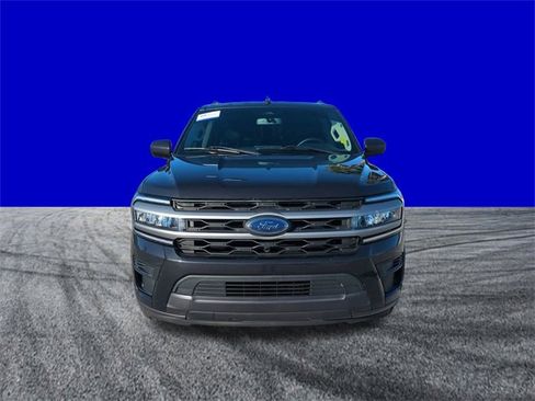 Certified 2023 Ford Expedition XLT image 9