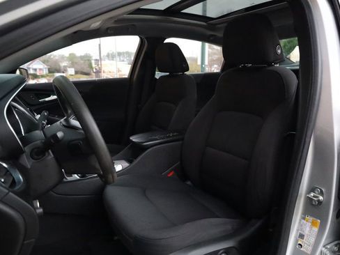 Used 2020 Chevrolet Malibu LT image 14