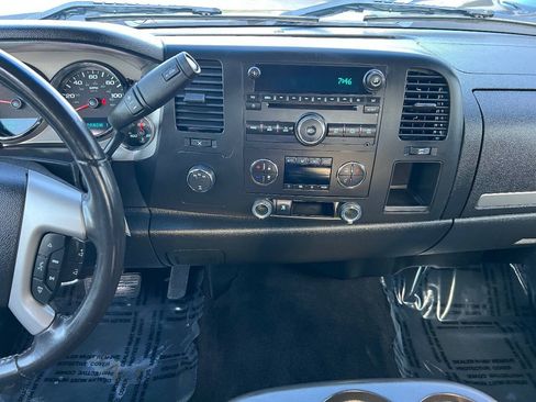 Used 2009 Chevrolet Silverado 2500 LT w/ Interior Plus Package AWD/4WD image 33