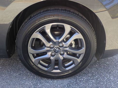 Used 2020 Toyota Yaris LE image 19