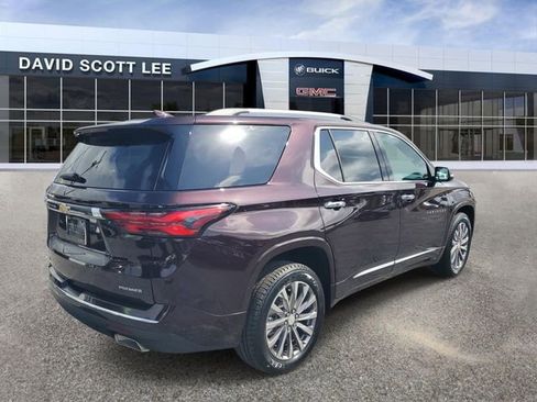 Used 2023 Chevrolet Traverse Premier w/ LPO, Cargo Package FWD image 4