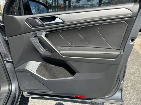 Used 2023 Volkswagen Tiguan SE image 26