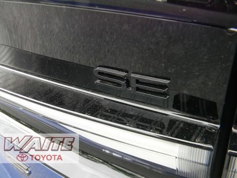 New 2026 Toyota Prius Plug-In Hybrid FWD image 7