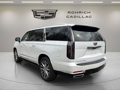 Certified 2025 Cadillac Escalade ESV Premium Luxury Platinum w/ LPO, Floor Liner Package AWD/4WD image 12