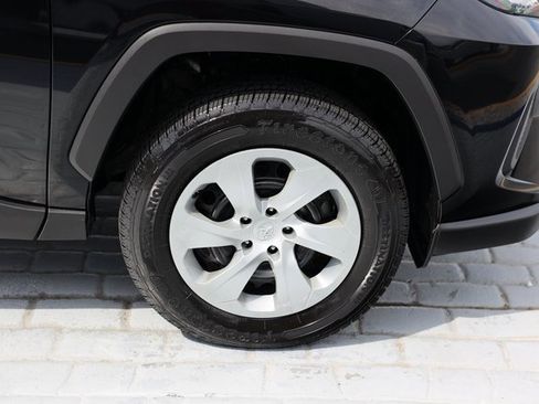 Used 2019 Toyota RAV4 LE image 39