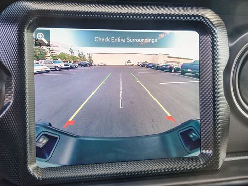 Used 2023 Jeep Gladiator Sport image 30