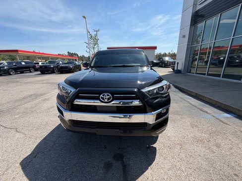 Used 2021 Toyota 4Runner Limited image 6