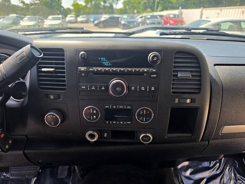Used 2012 Chevrolet Silverado 2500 LT w/ Interior Plus Package AWD/4WD image 35