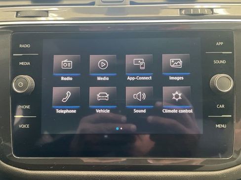 Certified 2020 Volkswagen Tiguan SE R-Line image 15