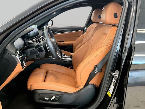 Used 2023 BMW 530i w/ Premium Package RWD image 7