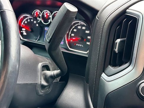 Used 2021 Chevrolet Silverado 1500 LT Trail Boss w/ Convenience Package II image 16