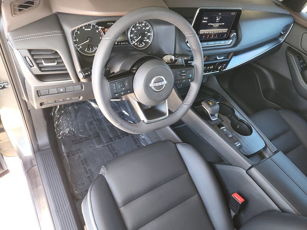 Used 2023 Nissan Rogue SV w/ SV Premium B Package FWD image 12