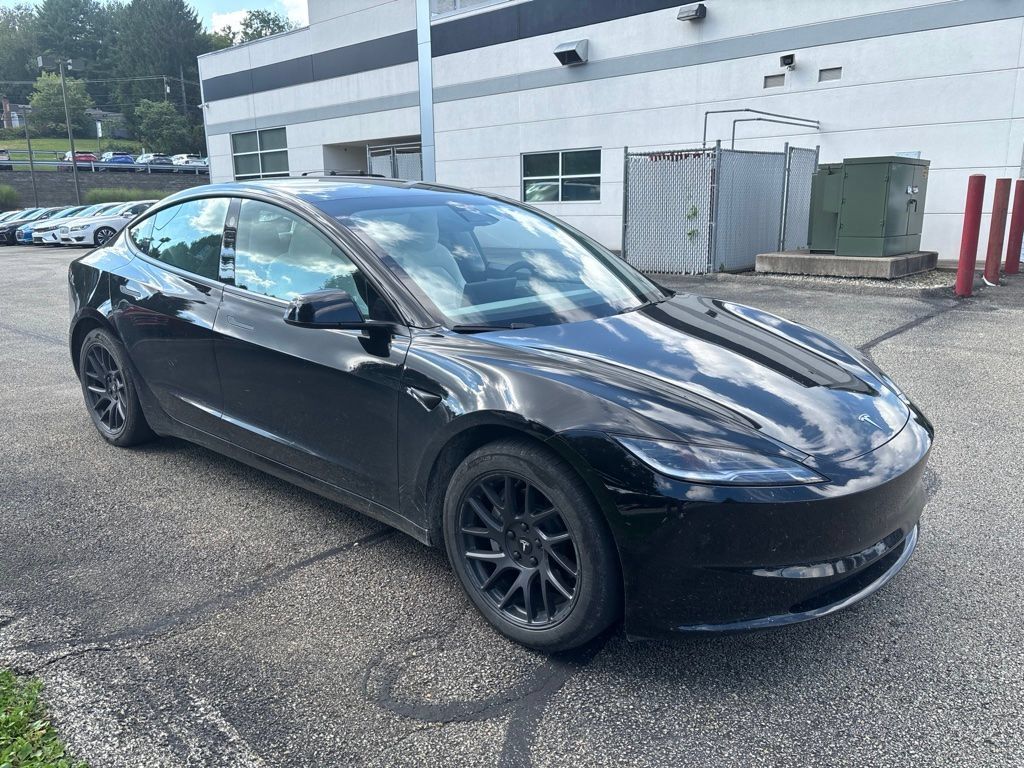 Used 2024 Tesla Model 3 Standard Range RWD image 1