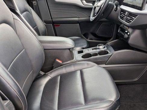 Used 2024 Ford Escape Platinum AWD/4WD image 30