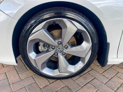 Used 2018 Honda Accord Touring image 8