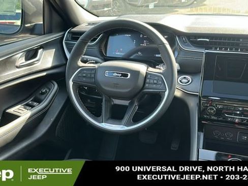 New 2025 Jeep Grand Cherokee Laredo w/ Luxury Tech Group I image 24