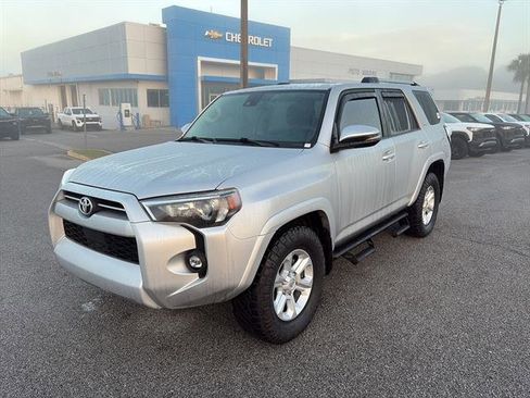 Used 2022 Toyota 4Runner SR5 Premium w/ Moonroof Package image 3