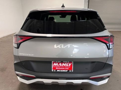 Used 2024 Kia Sportage LX image 4